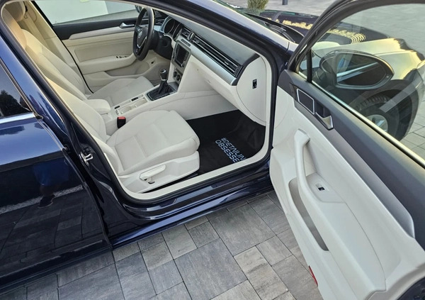 Volkswagen Passat cena 61900 przebieg: 94400, rok produkcji 2015 z Cieszyn małe 172
